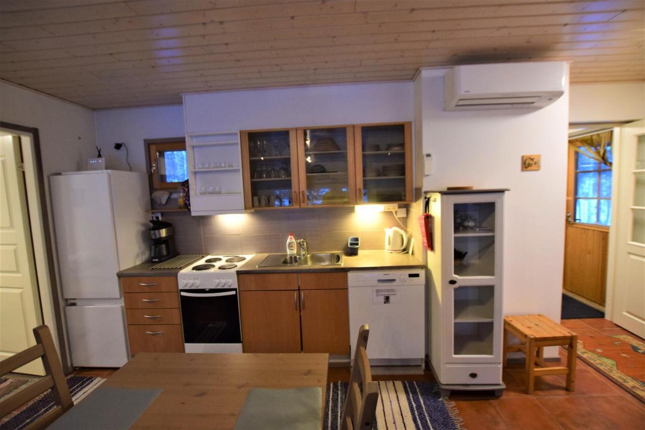 Pyhtaeaen Vuokramoekit Vila Tuuski Exterior foto