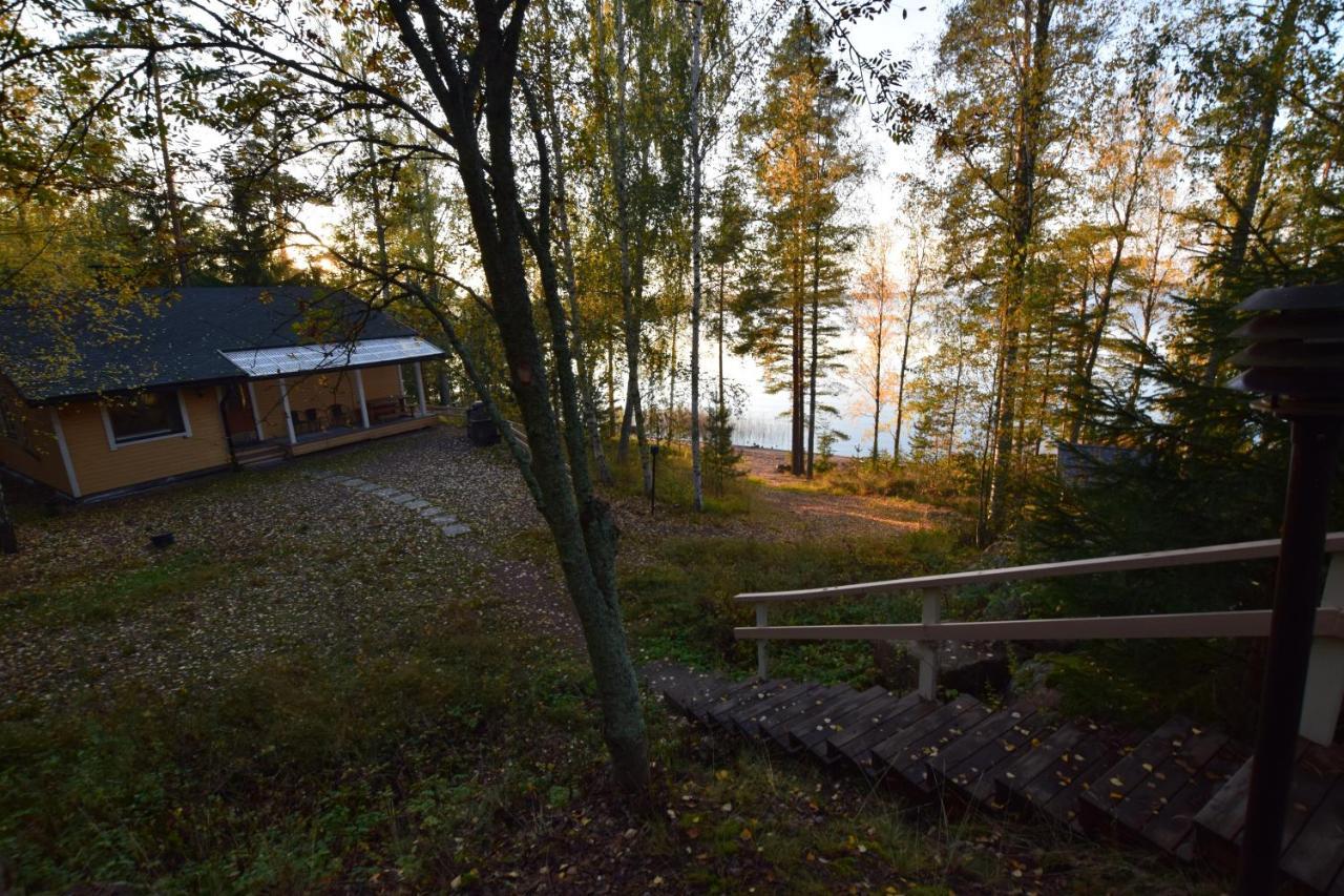 Pyhtaeaen Vuokramoekit Vila Tuuski Exterior foto